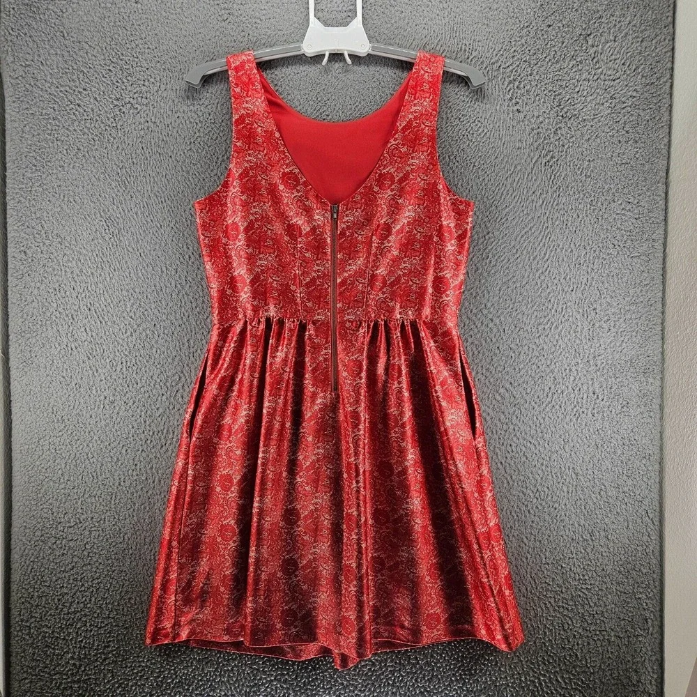 The Limited Dress Size 8 Fit and Flare Floral Print Back Zip Pocket Red White -8